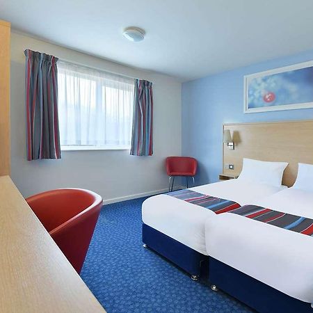 Travelodge Wirral Eastham Hooton Camera foto