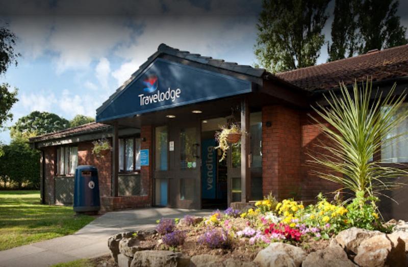 Travelodge Wirral Eastham Hooton Esterno foto