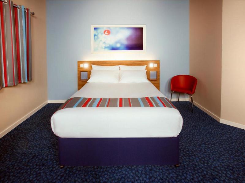 Travelodge Wirral Eastham Hooton Esterno foto