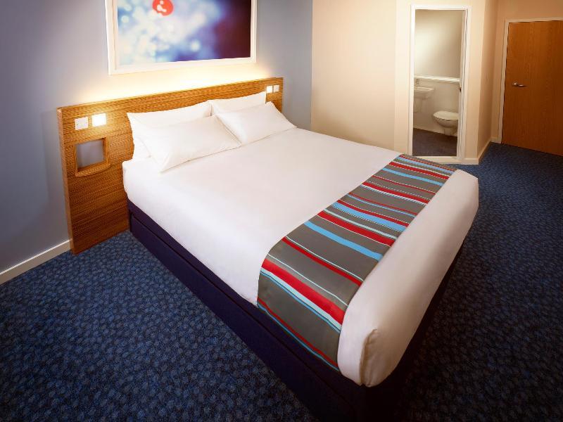 Travelodge Wirral Eastham Hooton Esterno foto