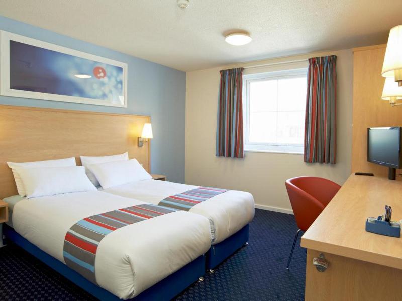 Travelodge Wirral Eastham Hooton Esterno foto